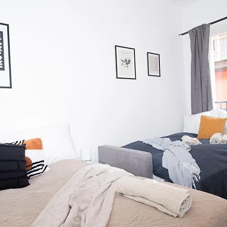 Putova Residence, * براغ